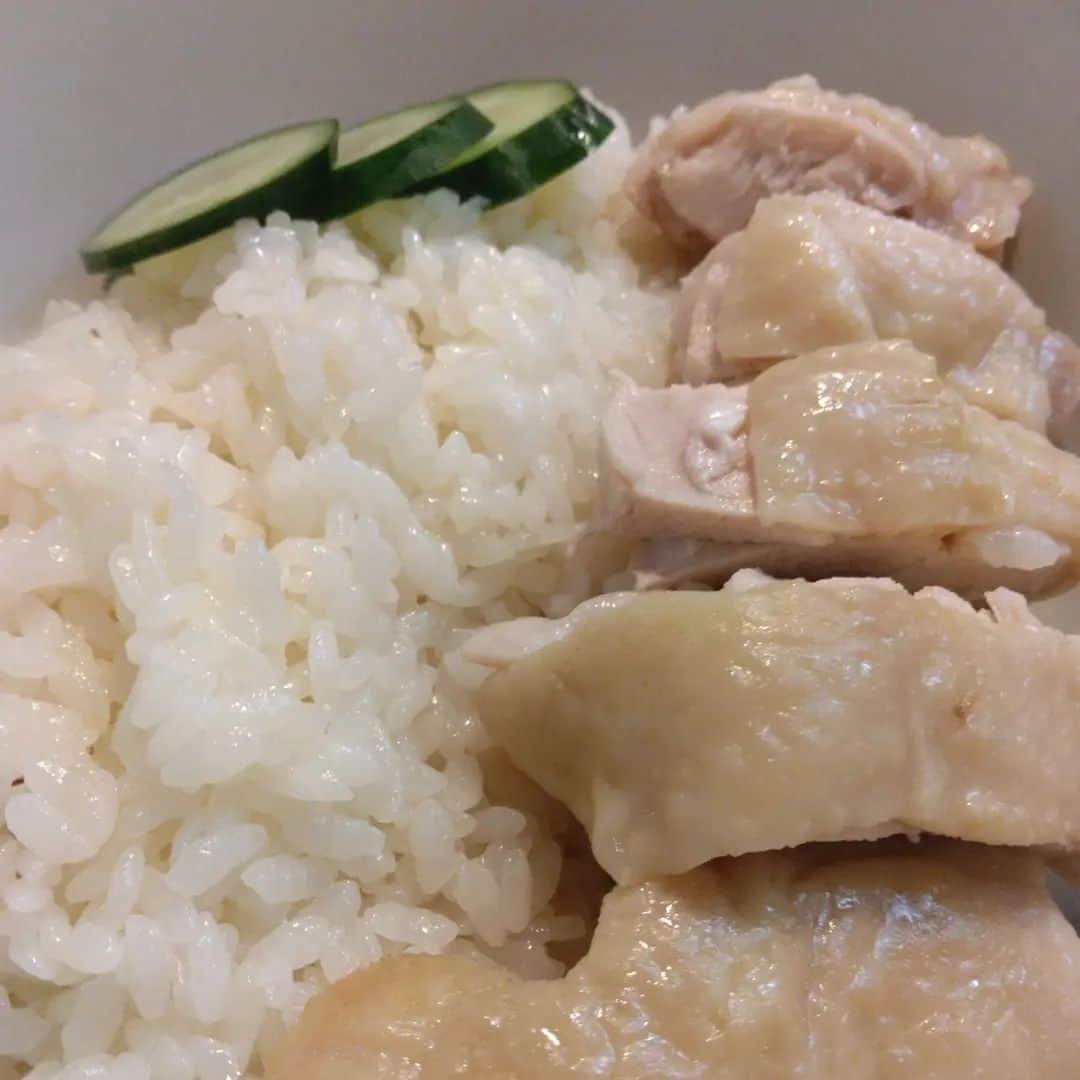 三瓶のインスタグラム：「カオマンガイ…。  #タイ料理 #カオマンガイ」