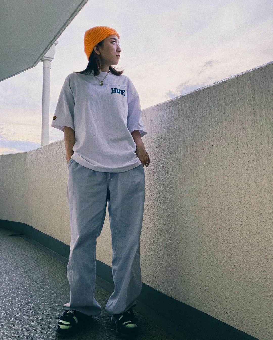 にこのインスタグラム：「楽すぎて夏は週5ぐらいでこの格好してます多分」