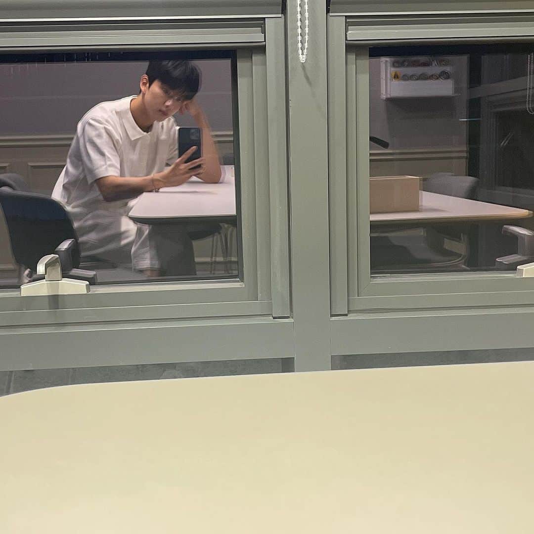 ヨンジェさんのインスタグラム写真 - (ヨンジェInstagram)「🤔..?」5月25日 20時13分 - yjaybaby