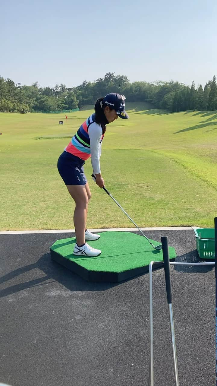 中山三奈のインスタグラム：「傾斜マットでの練習ほんま楽しい😆⛳️ ⁡ 来週開催されるステップツアー ECCレディスに推薦をいただき 出場できることになりました！😊✨ 地元での試合楽しみです！ 有観客試合なので 是非応援に来てください🥹😍⛳️⭐️ ⁡ ⁡ ⁡ #東広野ゴルフ倶楽部 #PCIソリューションズ #りーふねっと #BALDO #Srixon #asics #no1grip #jopgrip #golf #golfswing #progolfer #golfislife #golfstagram #girlsgolf #instalike #golfgirls #プロゴルファー #中山三奈 #minanakayama #thankyou #yoga #yogini #yogainstructor #ヨガ #ヨギーニ #ヨガインストラクター #トレーニング #🏌🏽‍♀️」