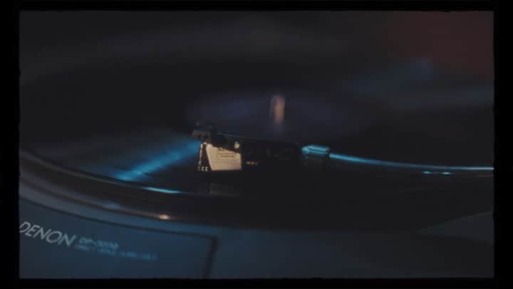 のインスタグラム：「『Simple』 Music Videoが公開されました。  春は環境が変わったり、変わらない状況に焦燥感を感じたり様々なことを考える季節です。  あなたにしか分からない変化を肯定する一曲になってくれたら嬉しいです。  （僕も今年の春はこの曲に救われました）  #sumika #Simple」