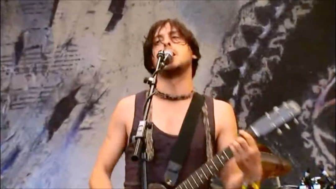 のインスタグラム：「‘Deadwood’ live from Glasto 2007, there’s a handful of tickets left for the Dirty Pretty Things reunion show this Thursday at @electricballroomcamden. See you all very soon ♠️  Link to last tix in bio x  #bangbang #deadwood #dpt」