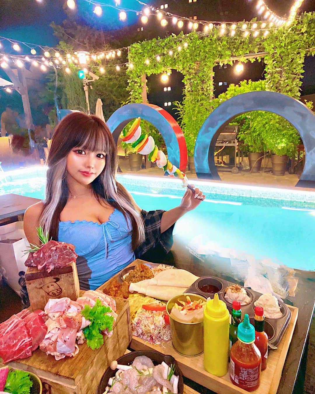 Hiiroさんのインスタグラム写真 - (HiiroInstagram)「やっほ～💚  テラスでBBQ🍻💗  ここめっちゃ映えだったぁ😳  ごはんおいしいし🍽 タコス食べ放題だし🌮 BTS流れるし💜🎶ｗｗｗ  タコスの生地とアイス一緒にたべるのちょーぅおいしいからやってみて💗😋  ・  ・  ・」5月25日 20時53分 - hiiro_prettywoman