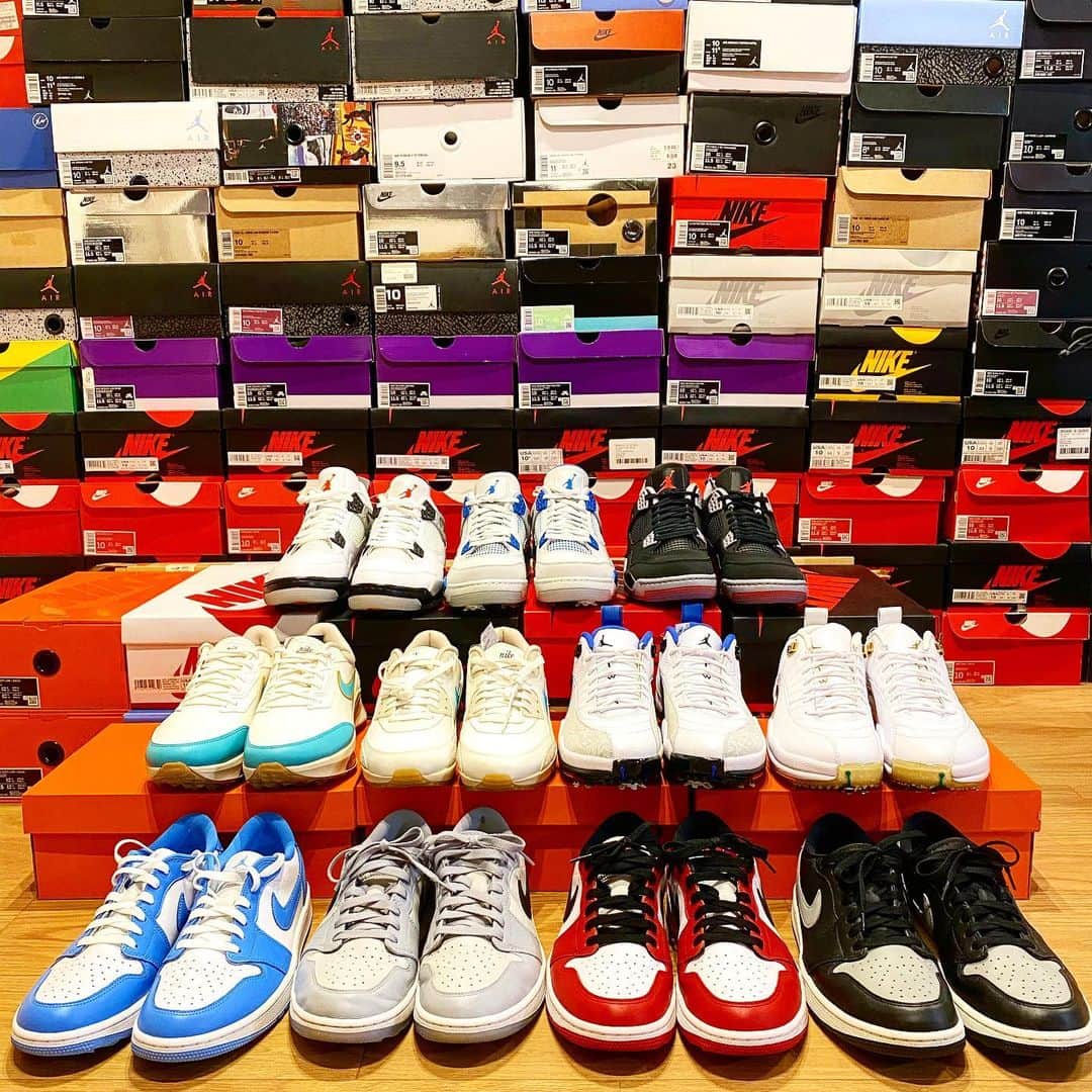 金丸佳右のインスタグラム：「全てゴルフシューズ🏌️‍♂️  明日はどれ履く？🤔  #nike #golf #jordan #sneakers #workout #ゴルフ馬鹿」