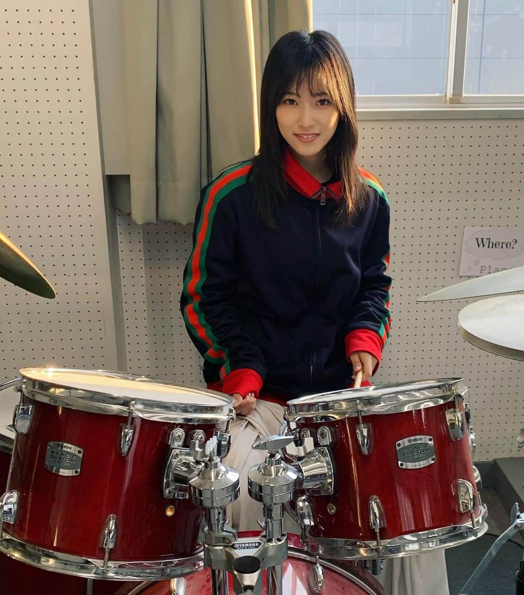 片岡凜のインスタグラム：「🥁🤘」