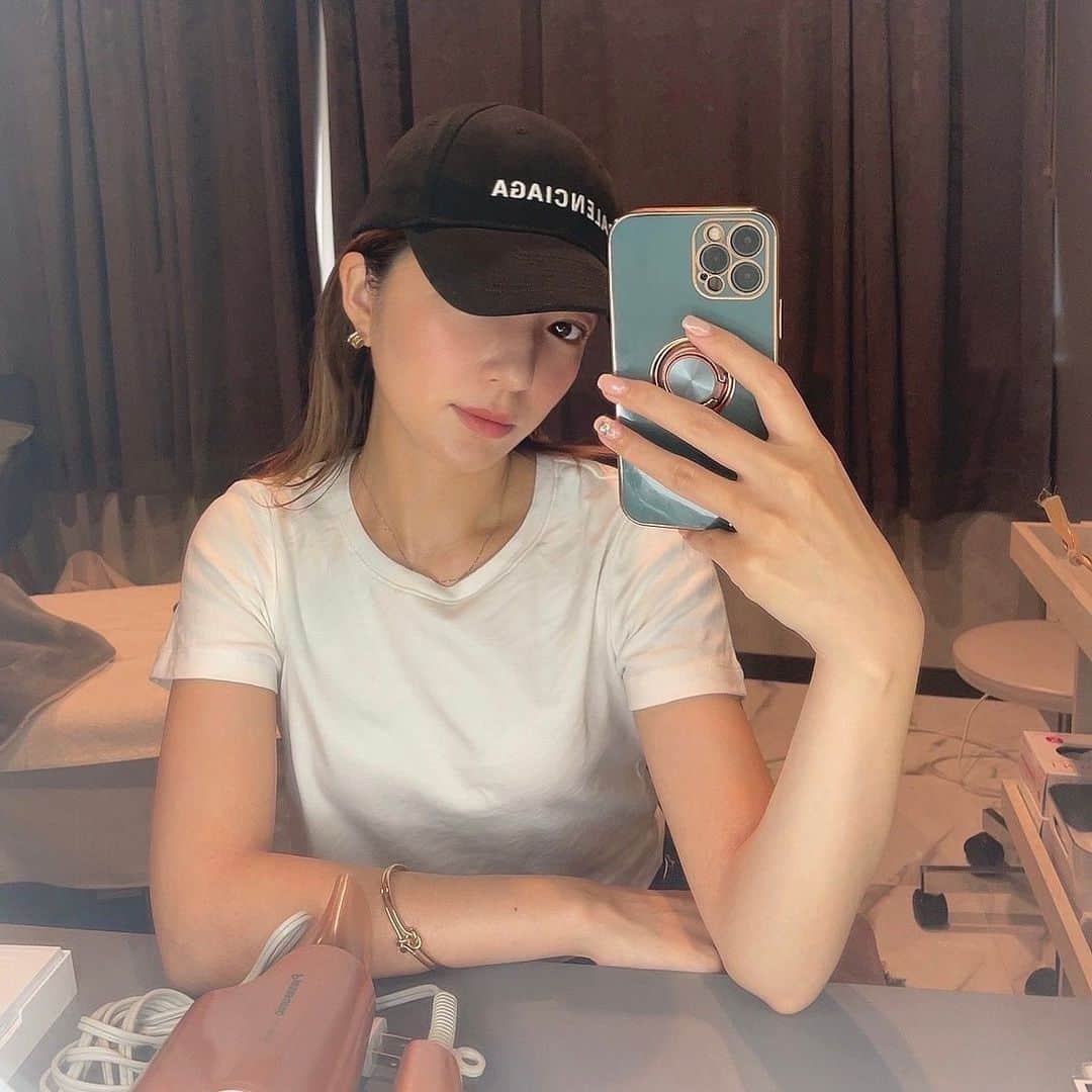岩本知世のインスタグラム：「安定のHAAB😚💗 アンストレスしてきて肌ツルンツルン 月1で必ず行こ🙂 . . #フェイシャルエステ #アンストレス」