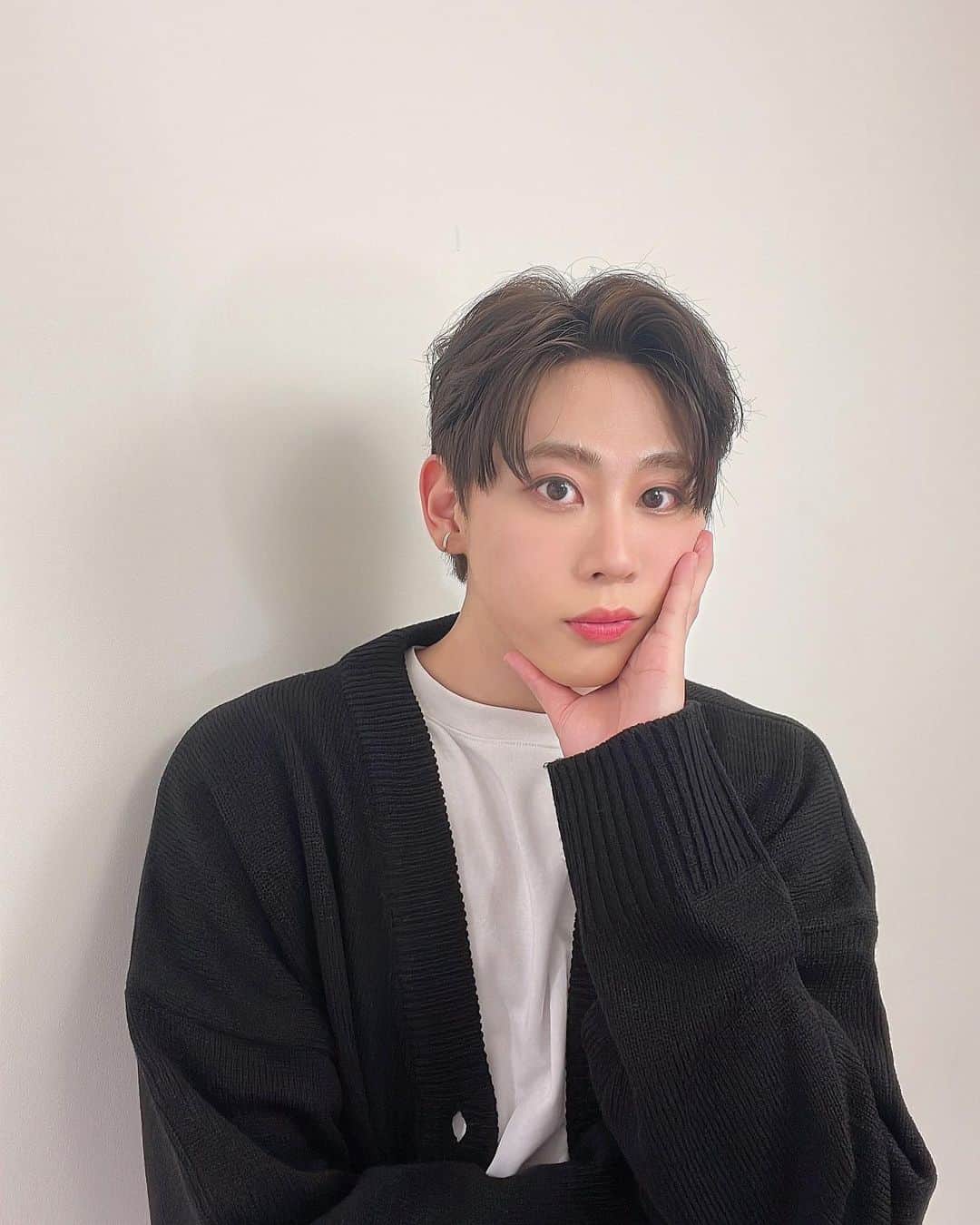 上原潤（JUNE）のインスタグラム：「Call me when you wake up🙃」