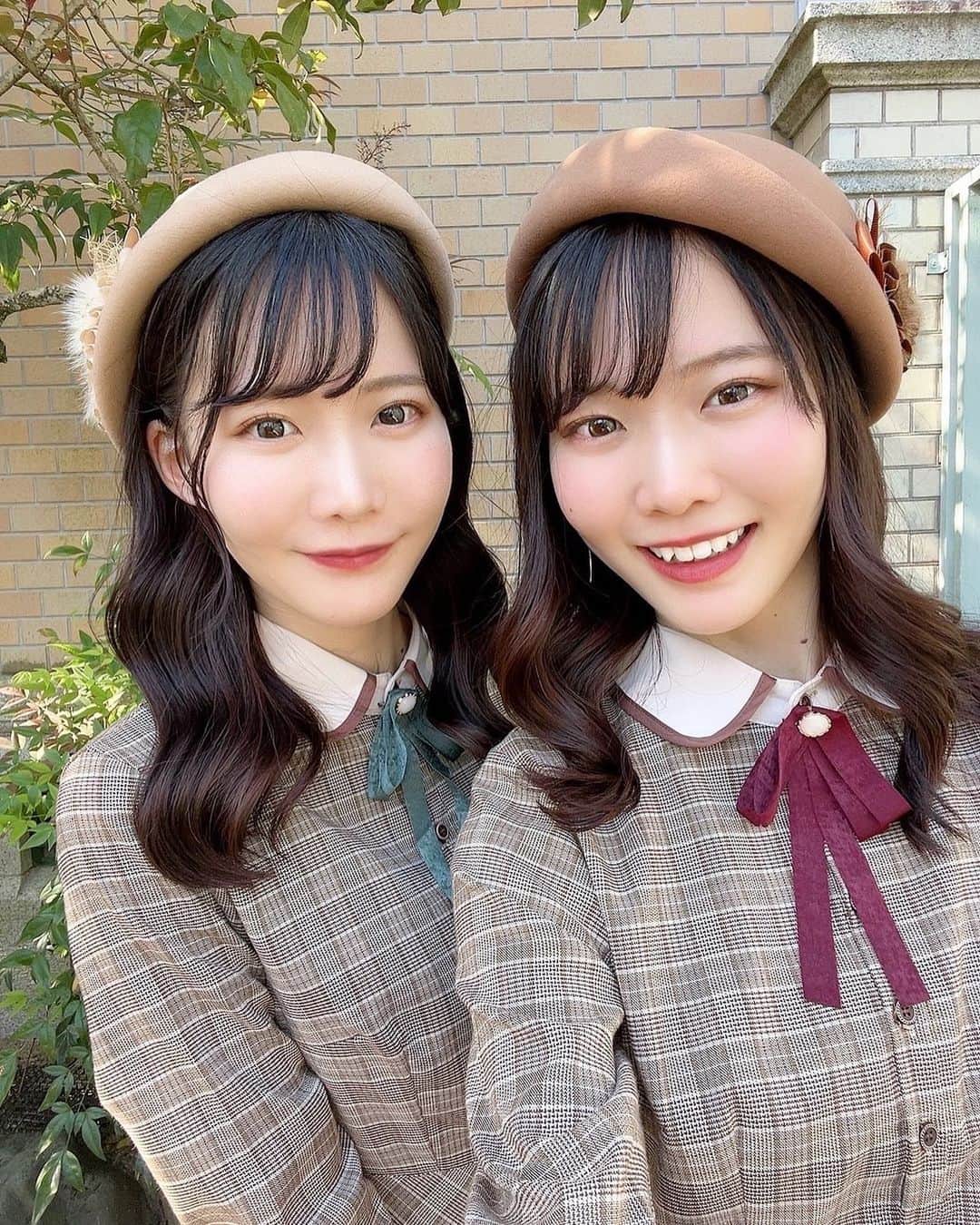齋藤佳穂のインスタグラム：「・ 大正時代にタイムスリップ🕰  ・ ・ ・ #京都 #京都ぶらり #京都ぶらり旅 #京都観光 #京都観光スポット #長楽館 #大正洋装店 #大正ロマン #リアル双子 #双子コーデ #双子  #セミロング #kyoto #kyotojapan」
