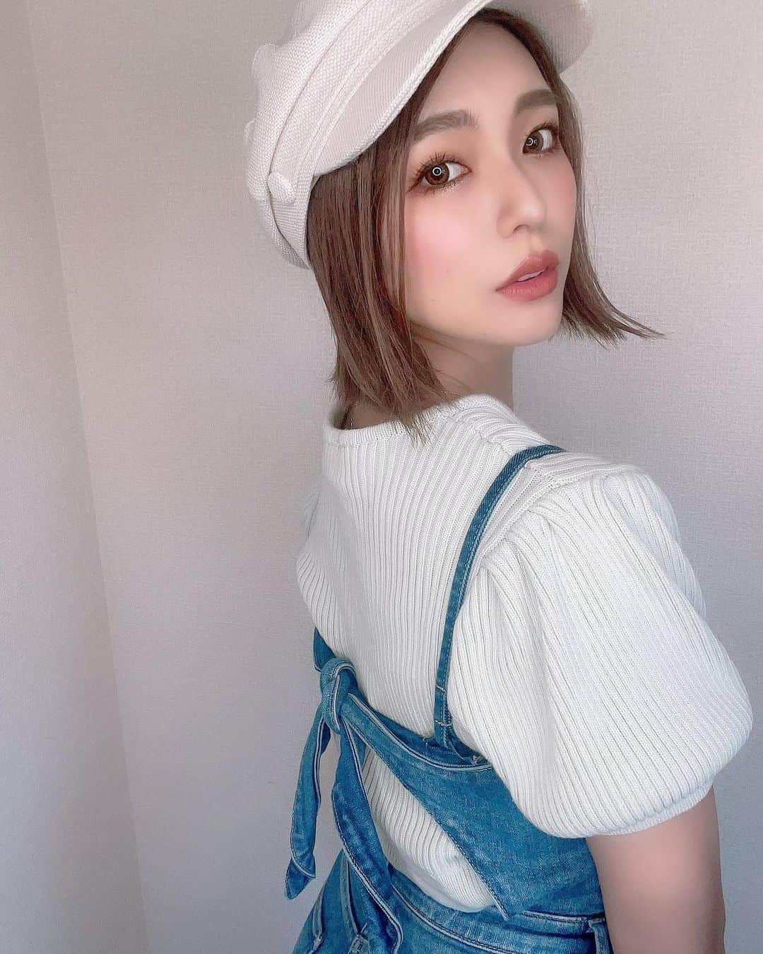 Hitomiのインスタグラム：「❤︎  🌼🌼🌼  早く夏こないかなあ〜🥺 夏はたくさんお出かけしたいなあ🌈 楽しい思い出いっぱい作りたいっ😊💕  #niigata #新潟　#fashion #洋服」