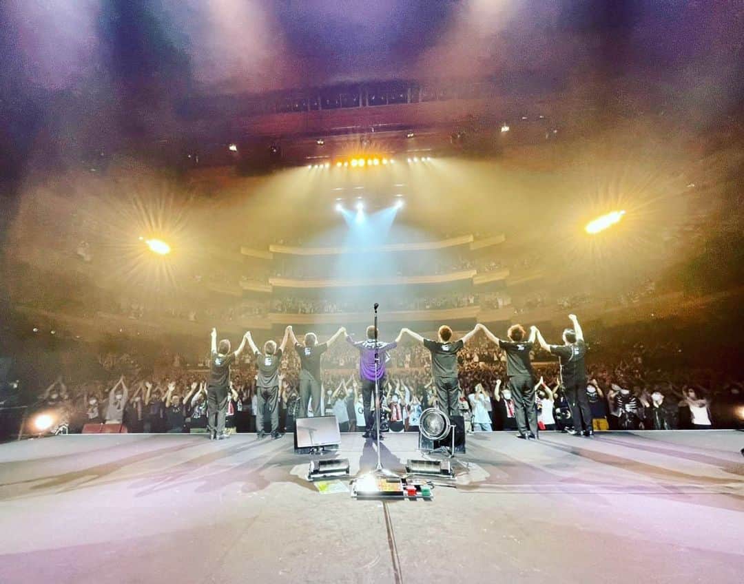 布袋寅泰さんのインスタグラム写真 - (布袋寅泰Instagram)「名古屋終了！満席の五万人のオーディエンスのパワーは凄かった（笑）！ありがとう！また必ずみんなと会えますように。Thanks!!  #布袋寅泰 #stilldreamintour #名古屋芸術劇場」5月21日 22時21分 - hotei_official