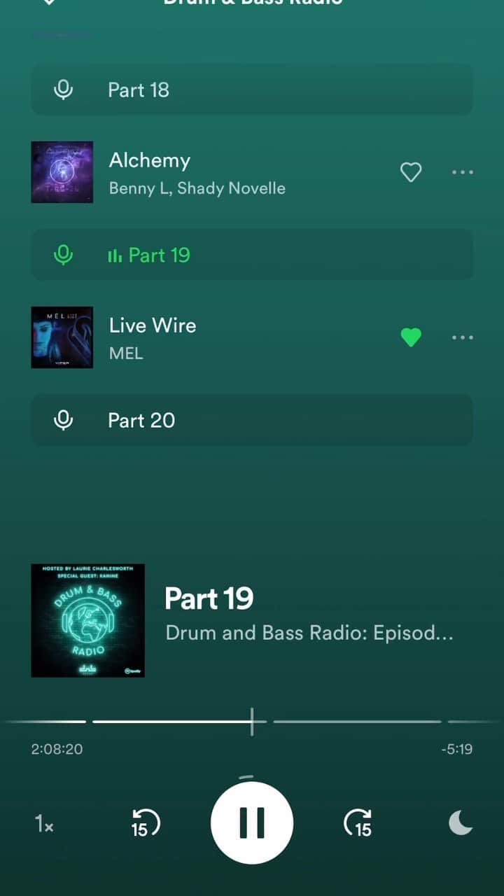 DJ Mel Clarkeのインスタグラム：「Thanks for the kind words @lauriecharlesworth on her latest ep of Drum & Bass Radio 📻 Don’t forget to check out Live Wire out on @viperrecordings now ✨」