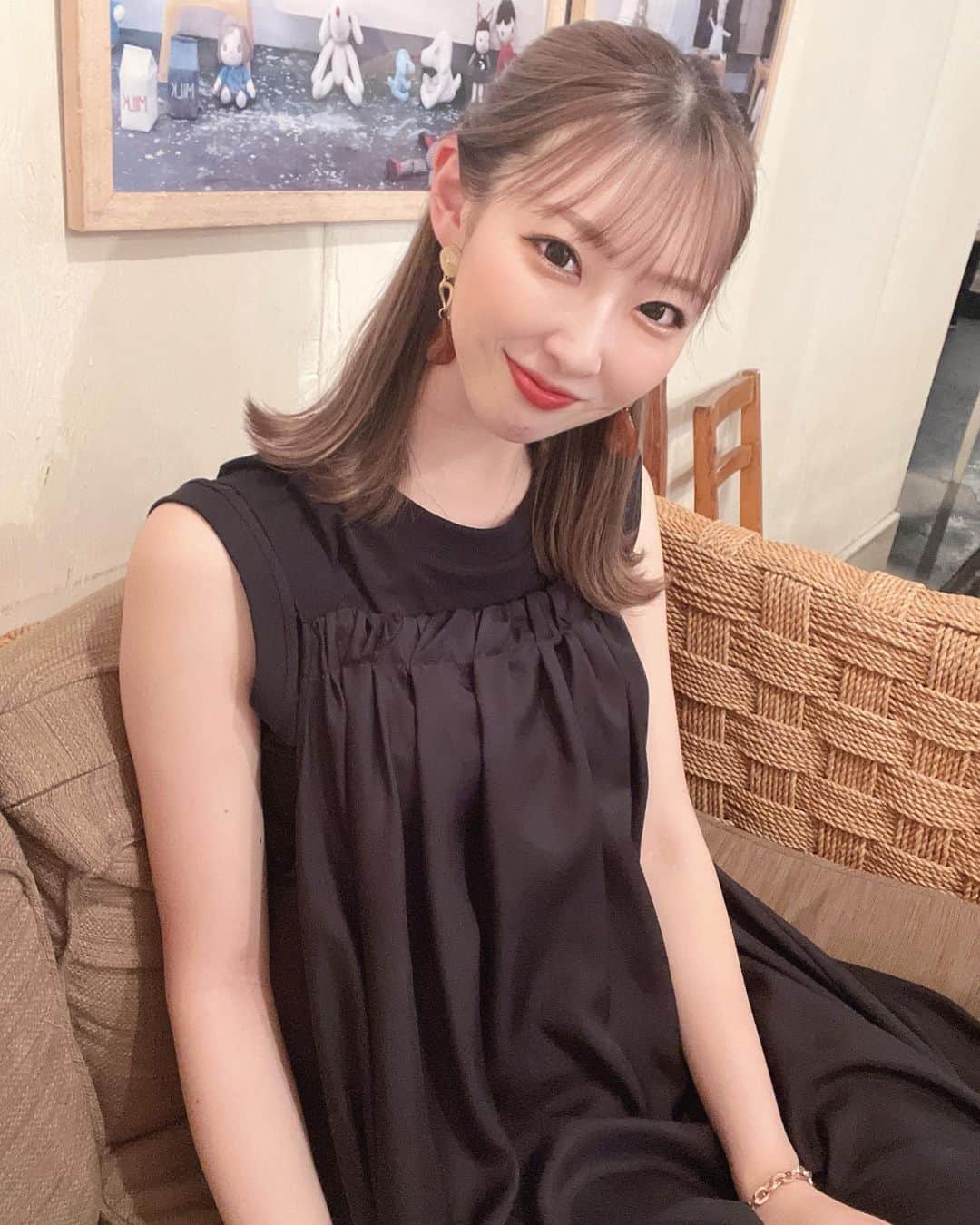 七瀬音海のインスタグラム：「#zara #zarafashion #zarawoman #しまむら購入品 #しまむらパトロール #しまむら #ユニクロ #ユニクロ購入品 #ブラックコーデ #ameri #Ameri #アメリヴィンテージ」