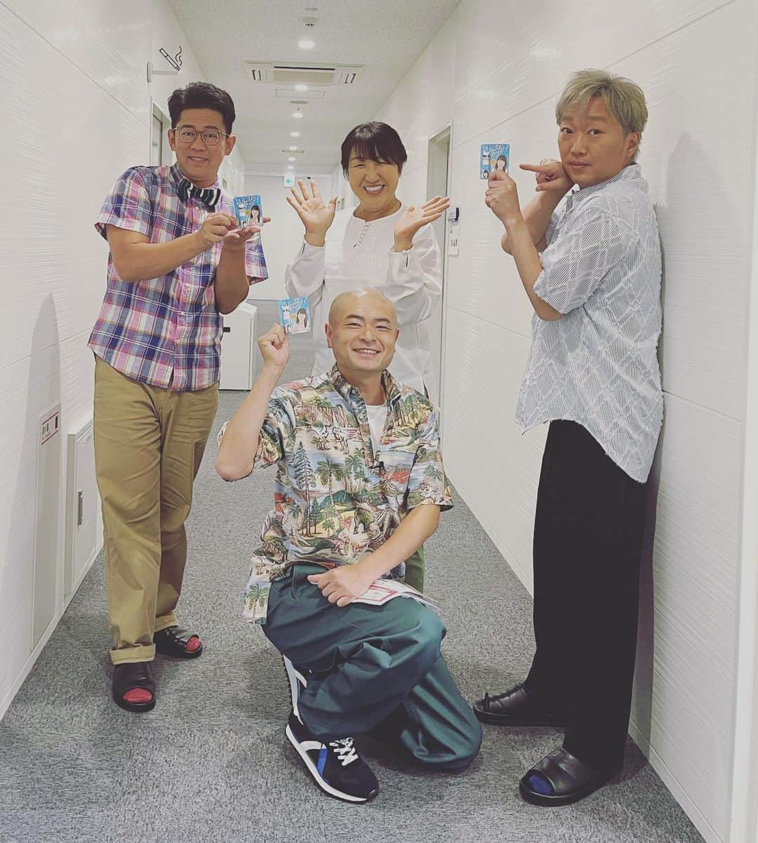 北斗晶さんのインスタグラム写真 - (北斗晶Instagram)「ビビる君と小沢君とあばれる君と4人で仕事でした〜  🍑モモレンジャーになった気分だ😁私。  モモレンジャーって分かる⁉️ ゴレンジャーのモモレンジャーね。  古すぎるか😅💦  #ゴレンジャー  #モモレンジャー  #ビビる大木 #小沢一敬  #あばれるくん」5月22日 12時21分 - hokutoakira_official