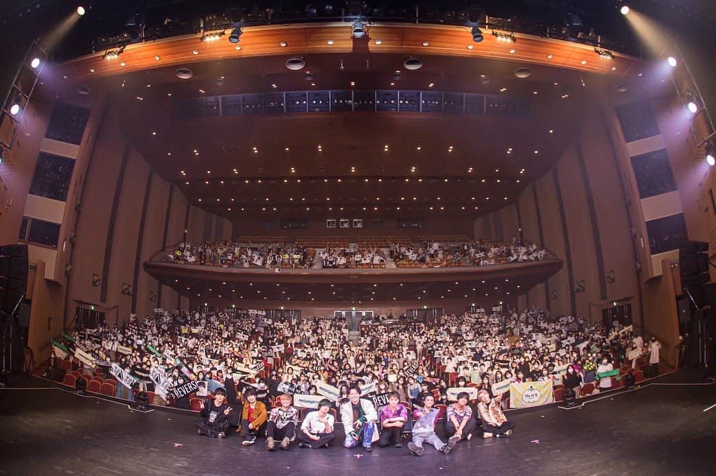 大野雄大のインスタグラム：「おはようございますっ！！  昨日は想太の地元神戸公演にてフレデリックさんとのツーマンLIVEでした😊‼️  僕はラジオのゲストでお越しいただいたぶりの再会だったのですが、LIVEになると雰囲気がまた違く、とても魅力的なLIVEでその中に人の良さを感じるような素敵なLIVEでした！！^ ^  昨日もお越し下さった皆様、 応援して下さった皆様、 バンドメンバーの皆様、 スタッフの皆様、 そして、フレデリックさん、  楽しい時間をありがとうございました！！！☺️  今日は名古屋にて内田雄馬さんとです！！  楽しむしかないっ！！！！！^ ^  宜しくお願い致しますっ！！！！！」