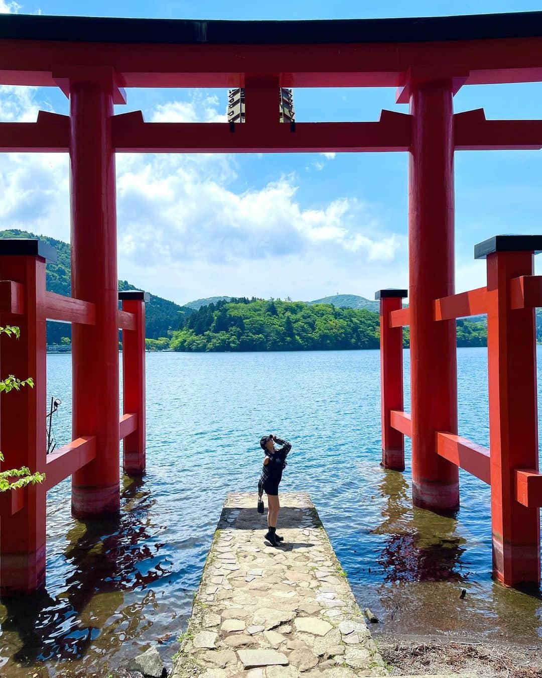 SALLYのインスタグラム：「☽ ・ ・ この間家族で箱根の美術館めぐりしてきたよ⛩ モネ好きだからポーラ美術館行けて嬉しかった！ ・ ・  #japanesegirl #asiangirl #asiandoll #エロテロリス党 #撮影会 #撮影会モデル #被写体 #コスプレ #cosplay #黒髪 #blackhair #性癖 #誰かの性癖に刺され #dress #lingerie #sexy #骨格ウェーブ #日韓ハーフ #instagravure #ポートレート #portrait #gravure #グラビア #作品撮り #箱根神社 #ポーラ美術館 #ootd #私服 #ニットワンピ #タイトワンピ」