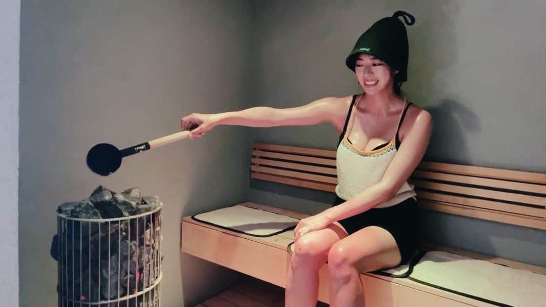 わちみなみのインスタグラム：「@med.powered_by_medigym  にて、カラーサウナ体験🧖  YouTubeに投稿しました。 ぜひみてね☺️  #youtube #サウナ #sauna」