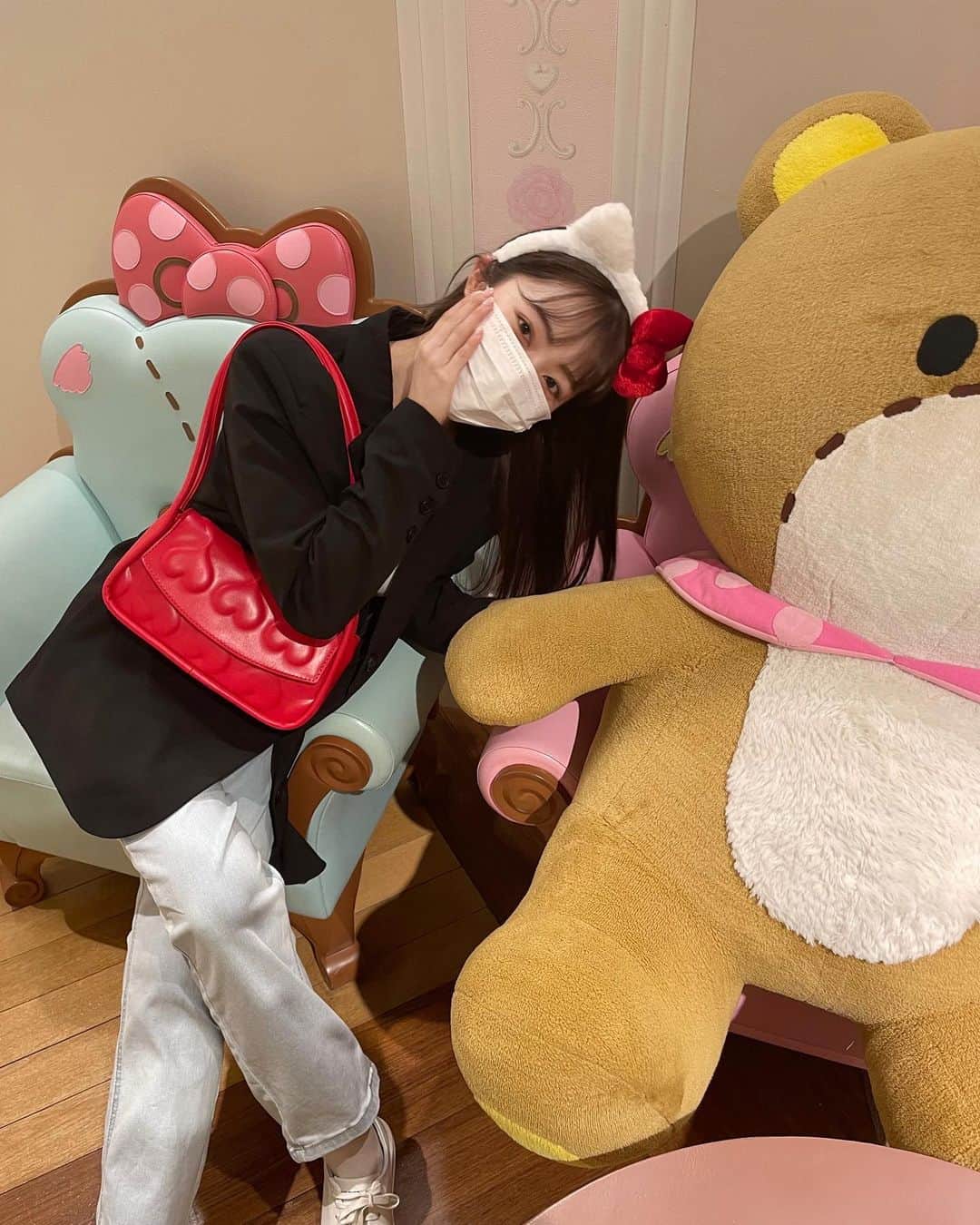 河﨑莉奈のインスタグラム：「サンリオピューロランド🎀  全てが可愛すぎて癒された( ◠‿◠ )♥️  #ピューロランド　#サンリオピューロランド #ピューロランドコーデ」