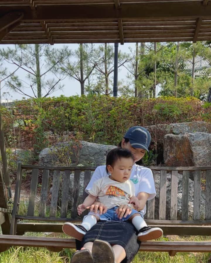 ウォン・ジナのインスタグラム：「일요일 또리🌿💚」