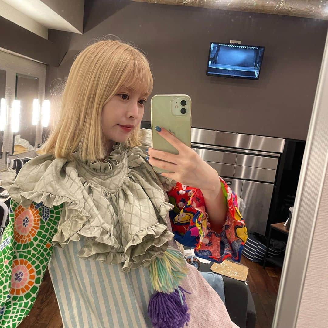 藤川千愛のインスタグラム：「ピエロ衣装🤡」