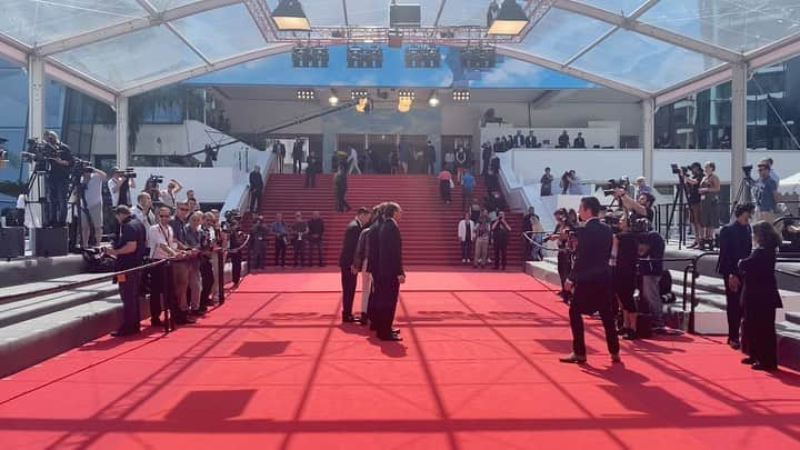 スティーブ・マウザキスのインスタグラム：「C’est La Vie  @festivaldecannes」