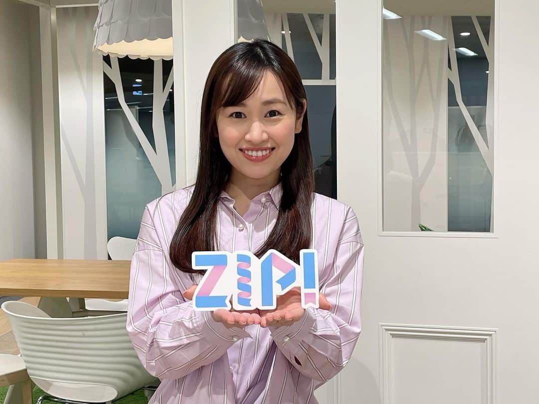 松原朋美のインスタグラム：「あす（月）のZIP！にて ニュースと中継を担当します☀️🌈  『NOWニッポン』のコーナーでは 三重県の貴重な初夏の味と“使者”を ご紹介しますよ〜🌷 詳しくは明日の朝、ぜひご覧ください🌞  #ZIP！ #松原朋美」