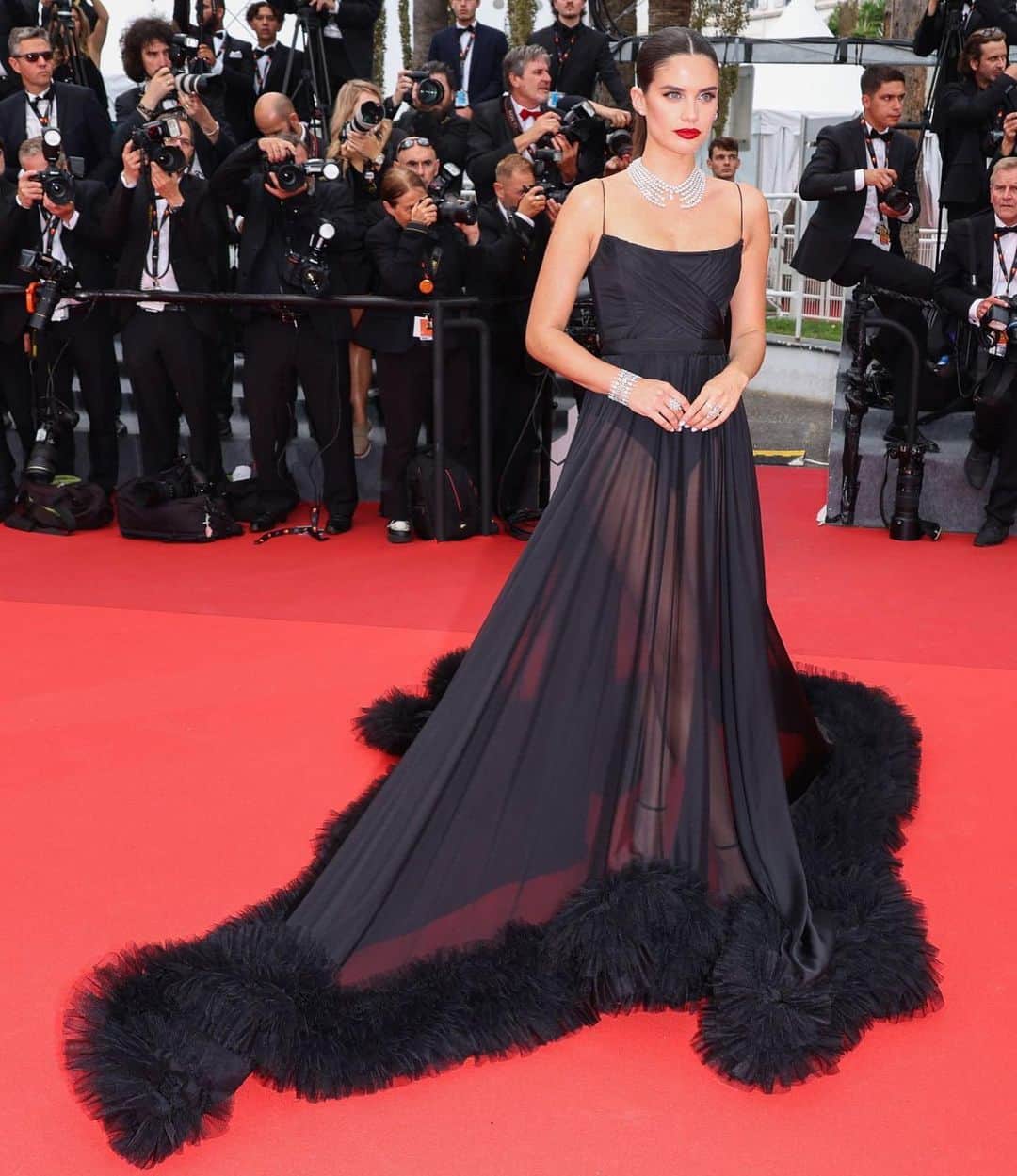 サラ・サンパイオのインスタグラム：「What a dream!!! So happy to be back in Cannes! Thank you @pinkoofficial  for my dream look! ❤️❤️ #pinkostars.」