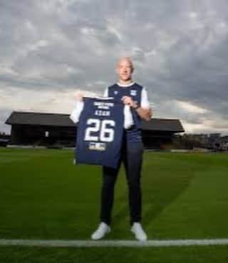 チャーリー・アダムさんのインスタグラム写真 - (チャーリー・アダムInstagram)「It was always my dream to play for my home town club, and the last two years at Dundee FC have been really special for me and my family.   To captain the club, and lead the team to promotion is something I’ll always treasure and one of the highlights of my career.   The supporters have been nothing short of incredible to me – I’ll never forget how you’ve all treated me in the last two years.   All that said, after talks with the directors about their future plans, I’ve decided to leave the club at the end of my contract this summer.  I wish everyone at Dens Park all the best in leading Dundee back to the Premiership next season.   As for my future, I’m looking forward to a new challenge which I’ll consider over the next few weeks.  Dundee it’s been a pleasure.  Charlie」5月22日 20時57分 - charlie26adam