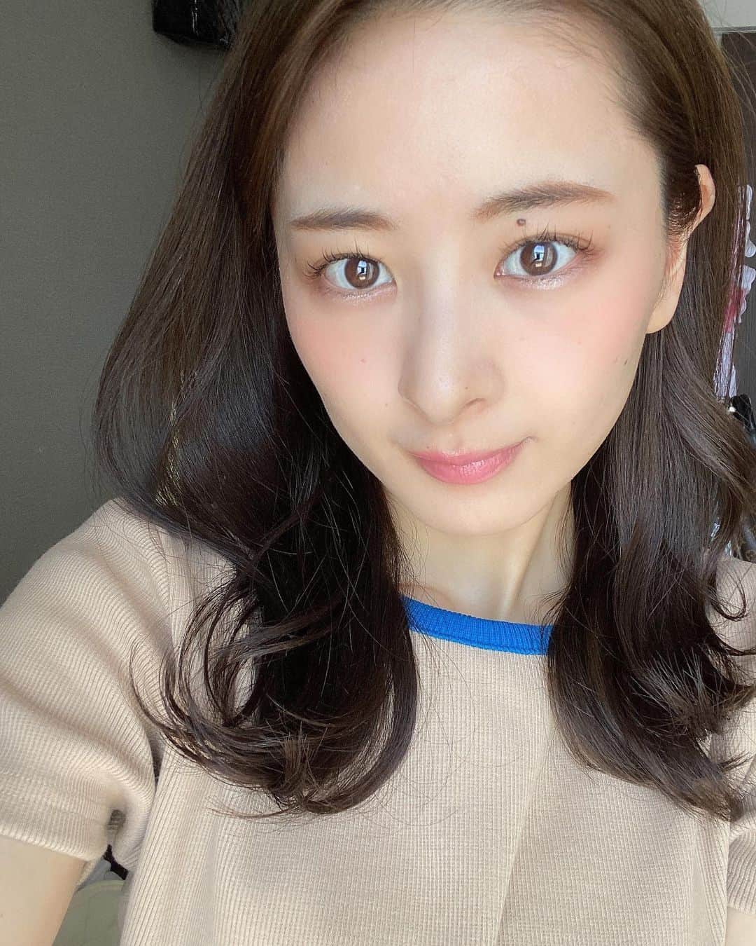 のインスタグラム：「カジュアルなお洋服のかきあげスタイル🐗🌸 . #me#redyazel」