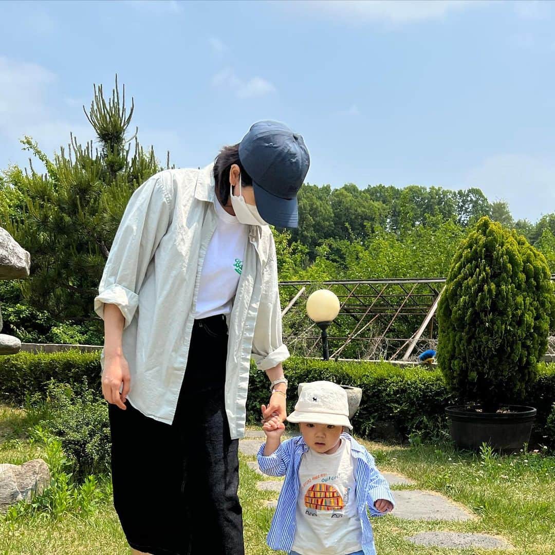 ウォン・ジナのインスタグラム：「솔아솔아 귀여운솔아💛 이모 또 갈게🌿」