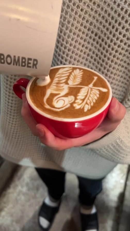 馬場健太のインスタグラム：「ラテアート配信です☕️ 見てくれたみんなありがとうね〜 コメントも沢山ありがとう！ またするときはみてねー！ 6月ラテアート教室生徒さん募集中だよ☕️」