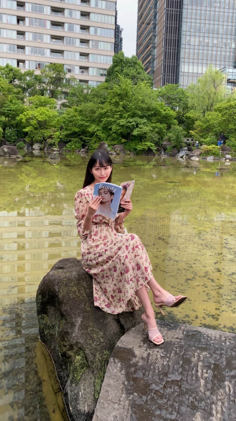 天野ちよのインスタグラム：「探検🫶🏼🌥🫧 湿気と汗で髪の毛ぼさぼさ‎‪(笑)  @giannabeautywithiconic  @gbwithiconic_girl  @gianna_magazine   #gianna#ワンピース#ワンピースコーデ#ピクニック#ピクニックコーデ#公園コーデ#お散歩  #SHEIN#shein購入品#sheingals#sheinofficial#sheinstyle#sheinootd」