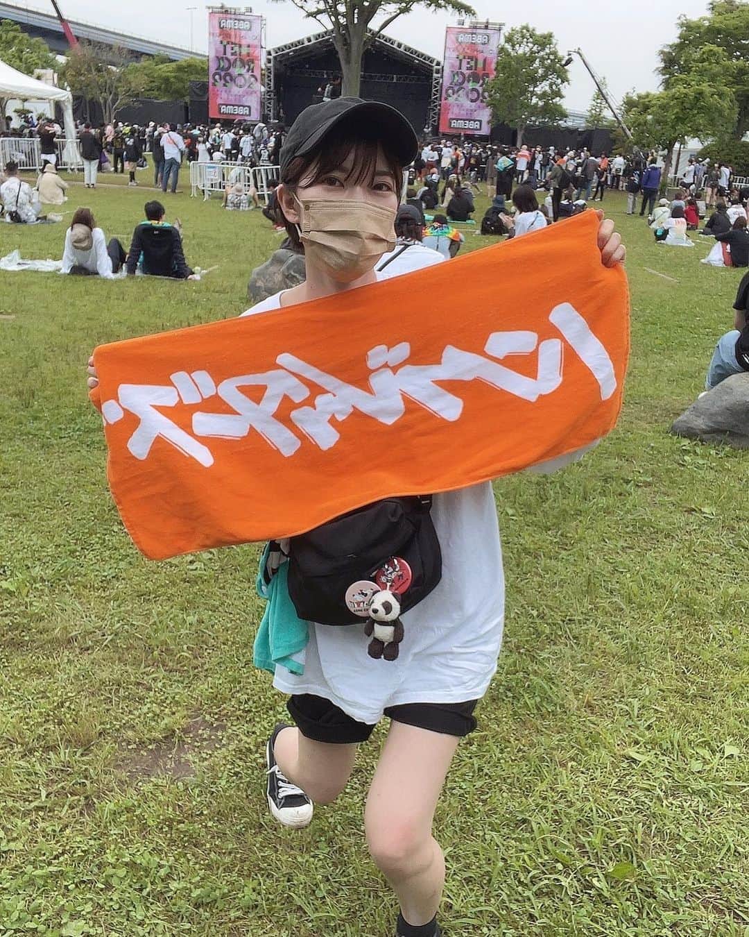 東条蒼のインスタグラム：「＊  2022.5.21 #メトロック東京   ハンブレ良すぎて、ワンマンまで待てん！！笑  もちろんですが、GENさんも素敵すぎました👏  22日のはAbemaでチェックしたのでBiSHもちゃんと見れた◎うれしぃ。  次のライブはサウシーの武道館！！ いい席ではないと思うが、楽しんで参ります♪  #メトロック #邦ロック女子  #邦ロック  #04LimitedSazabys #ハンブレッダーズ  #SaucyDog」