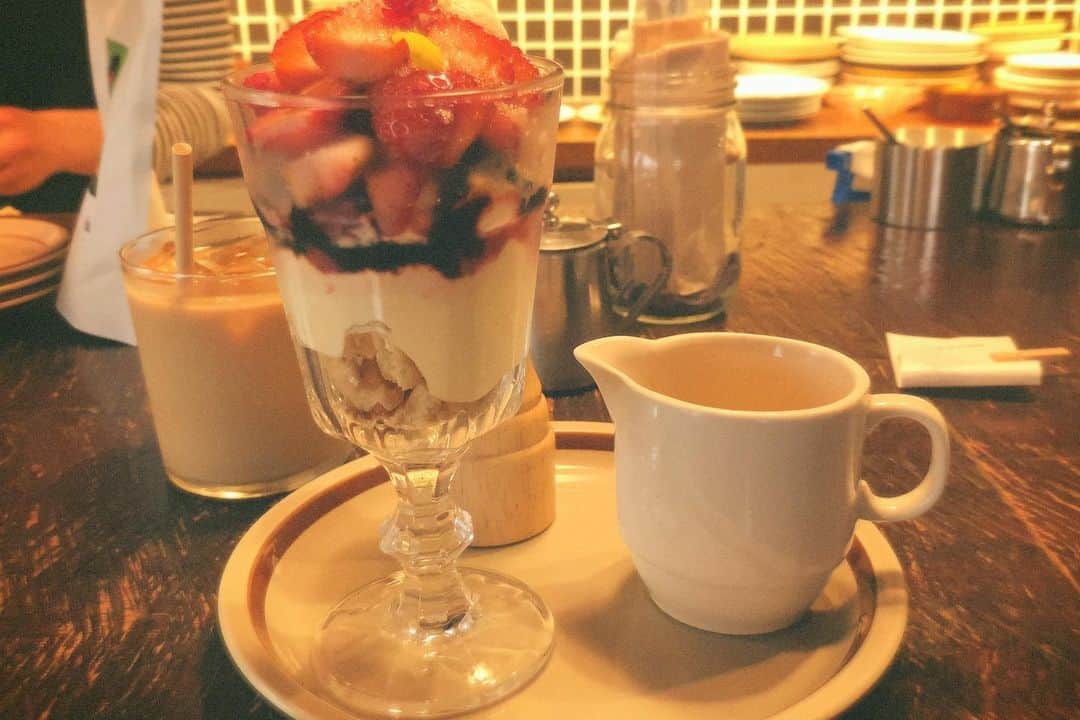 美澄衿依さんのインスタグラム写真 - (美澄衿依Instagram)「． チャイを上からかけるパフェ 美味でした。」5月23日 15時06分 - misumidasu