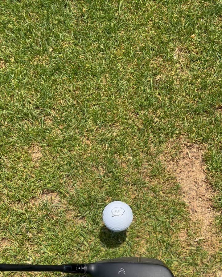 窪塚洋介のインスタグラム：「ベスト更新ならず…⛳️六甲C.C. 120前後フラフラ。  頂いたパター筆下ろしますた🙏嬉」