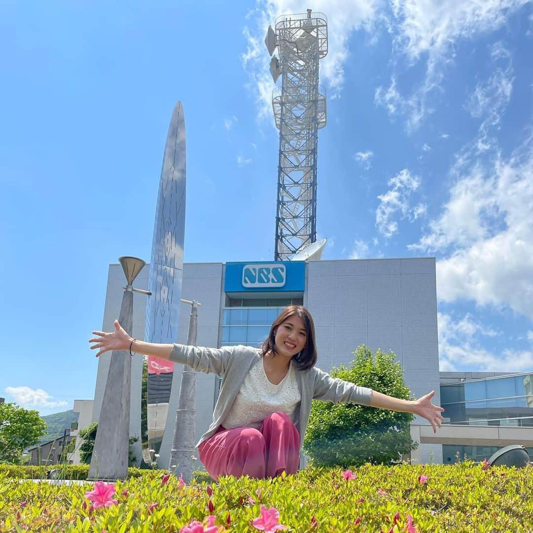 汾陽美樹さんのインスタグラム写真 - (汾陽美樹Instagram)「.  NBSただいま〜🙋‍♀️✨  みなさん、ご無沙汰しています！ 改めてよろしくお願いします🤗🧡  #長野放送 #アナウンサー #汾陽美樹 2枚目は #大谷香奈絵 先輩と🤍」5月23日 18時08分 - nbs_kawaminami