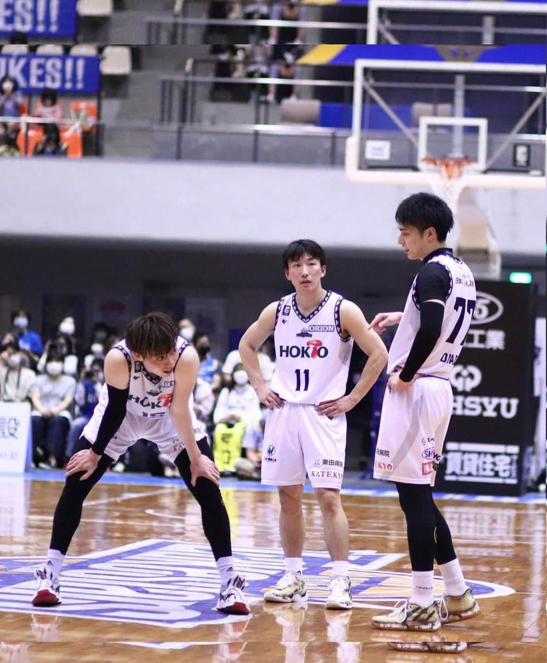 岡田侑大のインスタグラム：「2021-2022seasonの日程が昨日のファン感謝祭で終わりました。 怪我もありなかなか思うようにいかないシーズンでしたが、ブースターさんの後押しのお陰で無事終了する事が出来ました。 来シーズンまでにまた成長出来るように頑張ります💪 応援ありがとうございました😭」