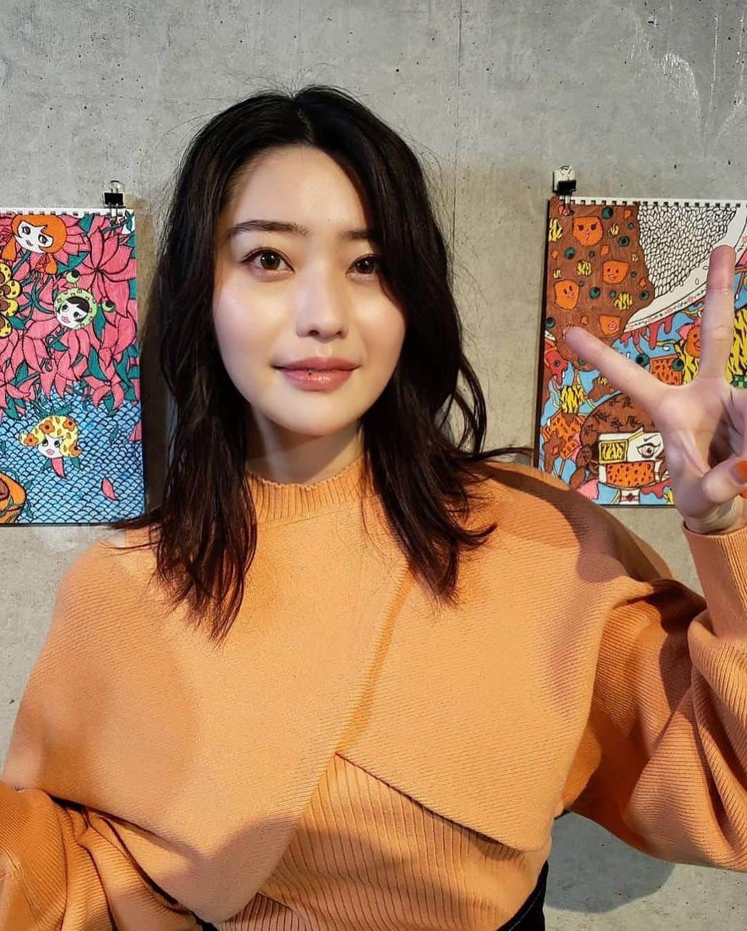 冨手麻妙さんのインスタグラム写真 - (冨手麻妙Instagram)「テレビ朝日 あざとくて何が悪いの？ 『君があざとくて何が悪いの？』エピローグが配信開始になりました！❤️  TELASAにて限定配信になります！！！💖  わたしも全話見てきましたが、恋愛に興味がない祐太郎が恋に落ちる（！？）女の子、アーティストのマミを演じております！！  劇中で使われたイラストたちはリアルにわたしが描いた作品たちなんです😂！！！  自分が描いたイラストが出てくるってなんだか不思議な感覚だった…  ぜひ皆さまテラサにてご覧ください！！！💖  https://www.telasa.jp/videos/193000  #あざとくて何が悪いの #テレビ朝日 #テレ朝 #君があざとくて何が悪いの #あざと連ドラ #テラサ #telasa #配信スタート #中島颯太 さん #アート #art」5月23日 21時54分 - amitomite