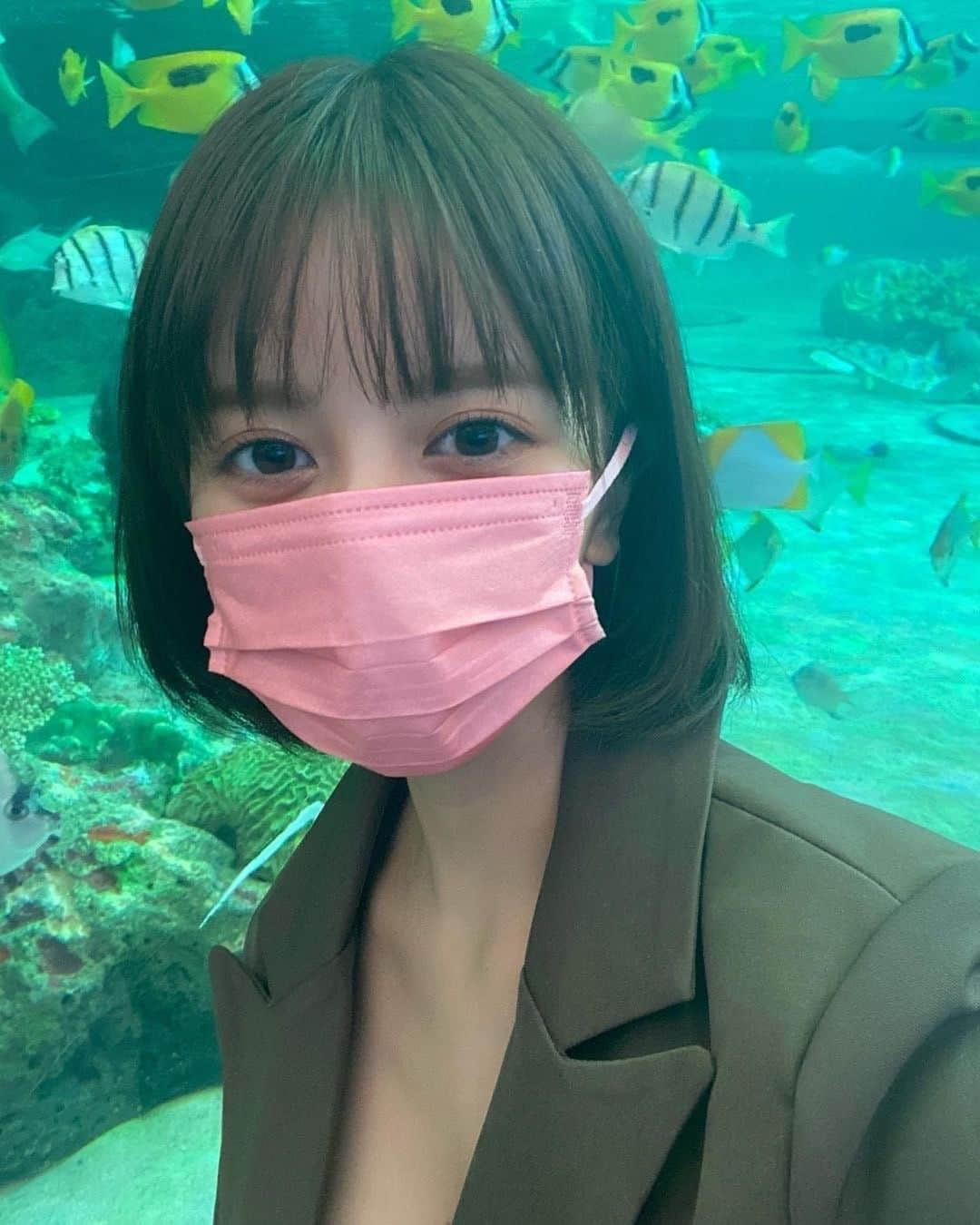 美女naviさんのインスタグラム写真 - (美女naviInstagram)「【美女navi ☻*】水族館行きたい🐡 * * 今回ご紹介させていただく方は❤️  吉崎綾 さん ▶️▷ @yoshizaki_aya * * # Repost . . 水族館行きたい🐡 . . 吉崎綾 さん のアカウントには 他にも素敵な投稿が(*´﹀`) ぜひ覗いてみてくださいね🧡 * * * 美女navi掲載希望の方は⇒ @bijo_navi ❤️と # ビジョナビ タグ付け * 10代限定姉妹アカウント 美少女navi掲載希望の方は⇒ @bishojo_navi 💛と # ビショウジョナビ タグ付け * お願いします✨✨ * * 次回もお楽しみに...😍 * * #ヘアスタイル #ボブ #メイク #howto #naturalbeauty #美容 #お出かけ #女子力 #大人可愛い #オトナ女子 #美意識向上 #美肌ケア #ナチュラルメイク #カジュアルファッション #アイシャドウ #マスクメイク #デートコーデ #大人可愛いコーデ #大人メイク #さらさらヘアー #オトナ女子コーデ #デートコーディネート #マスク女子 #女子力向上」5月24日 9時00分 - bijo_navi