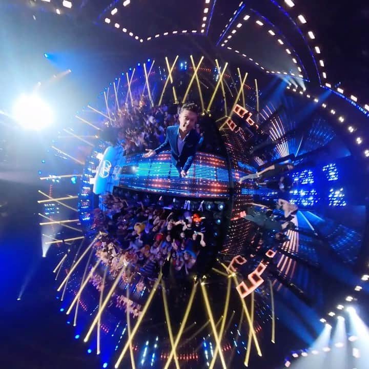 ライアン・シークレストのインスタグラム：「A night so big, only a 360 view would do #IdolFinale #AmericanIdol」