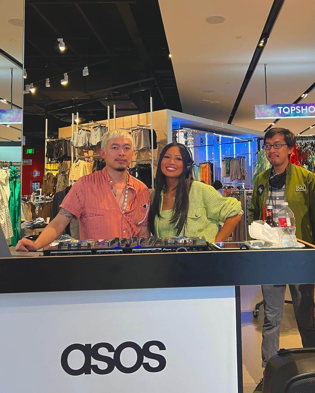 エイミー・ファムさんのインスタグラム写真 - (エイミー・ファムInstagram)「Thank you so much @asos @nordstrom for having us DJ this weekend! #asosatnordstrom」5月24日 7時50分 - iamamypham