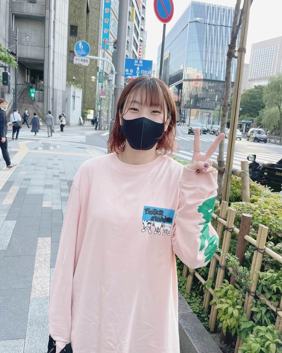 のインスタグラム：「8年ぶりに前髪を作りました💇‍♀️ 気分転換にイメチェン。笑 どうでしょうか。。。  @beftey」