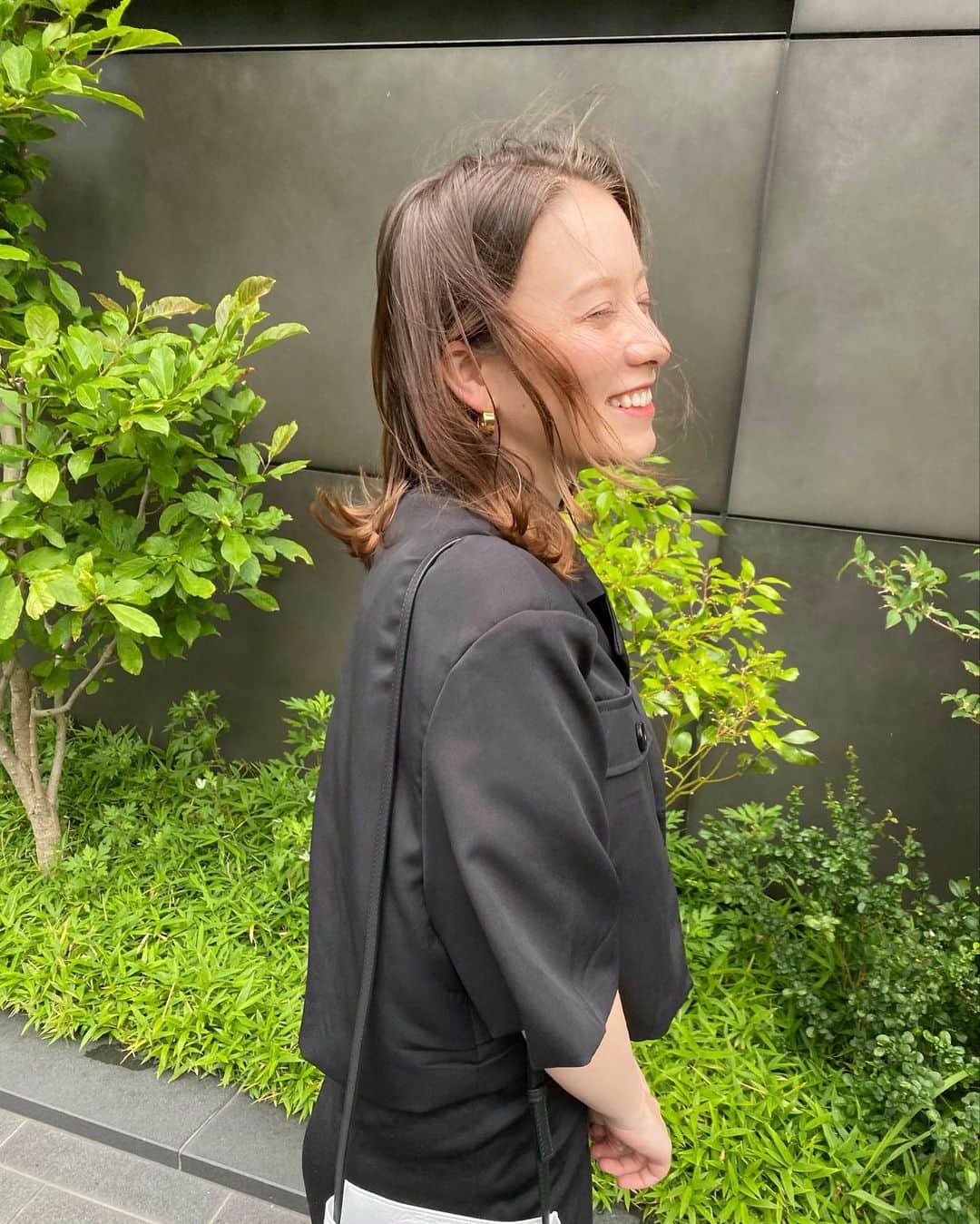 ドーキンズ英里奈のインスタグラム：「🥰🌿  I haven’t been writing English recently. Hi everyone! How've you been?  photo by @azusa_photos」