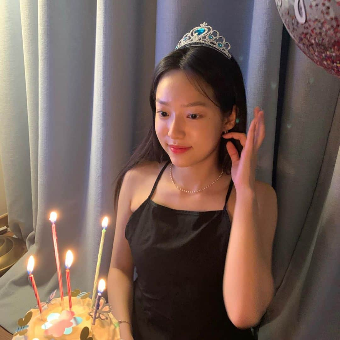 イェナさんのインスタグラム写真 - (イェナInstagram)「0522 HBD🎂 이번에도 누구보다 행복한 생일이었어요 생일 축하해주신 모든 분들 너무 감사하고 사랑합니다🖤」5月24日 12時00分 - sheepyn_0824