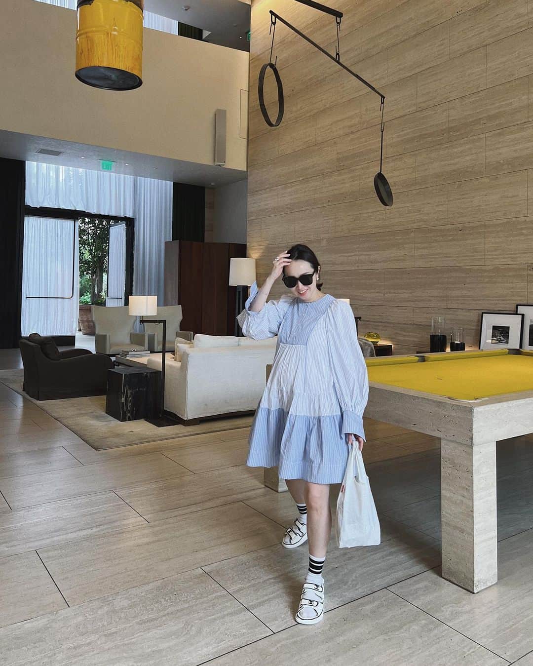 翁安芸さんのインスタグラム写真 - (翁安芸Instagram)「一週間LAに来ています🌴🌴🌴  Dress #leemathews  Socks #synetokyo  Sandals #chanel  #losangeles #westhollywood #thewesthollywoodedition #ロサンゼルス #エディション」5月24日 12時08分 - akinyc