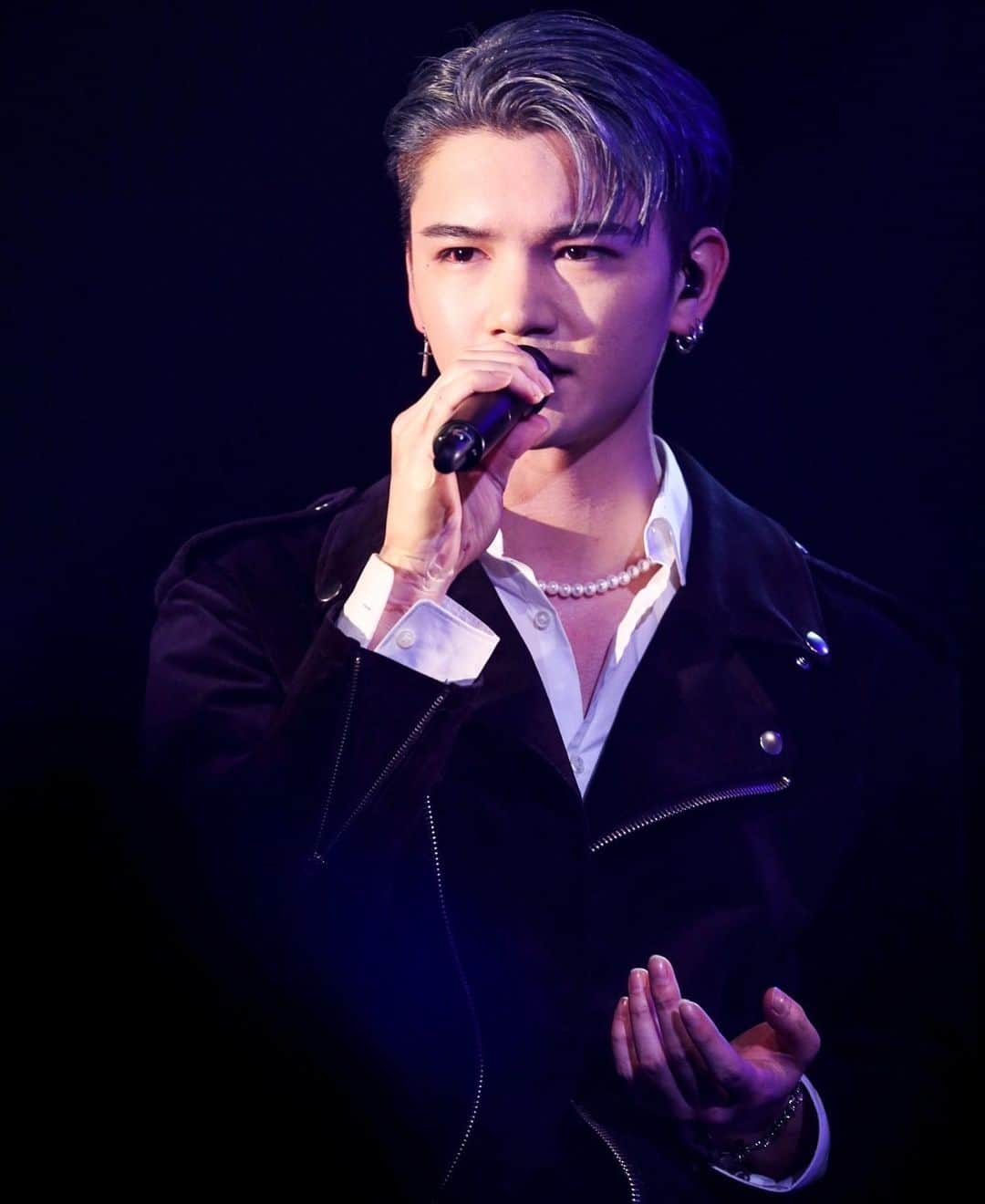 杉山亮司のインスタグラム：「. 『D"PARTURE" 〜Episode 0〜』 またLIVEしたいな🥶」