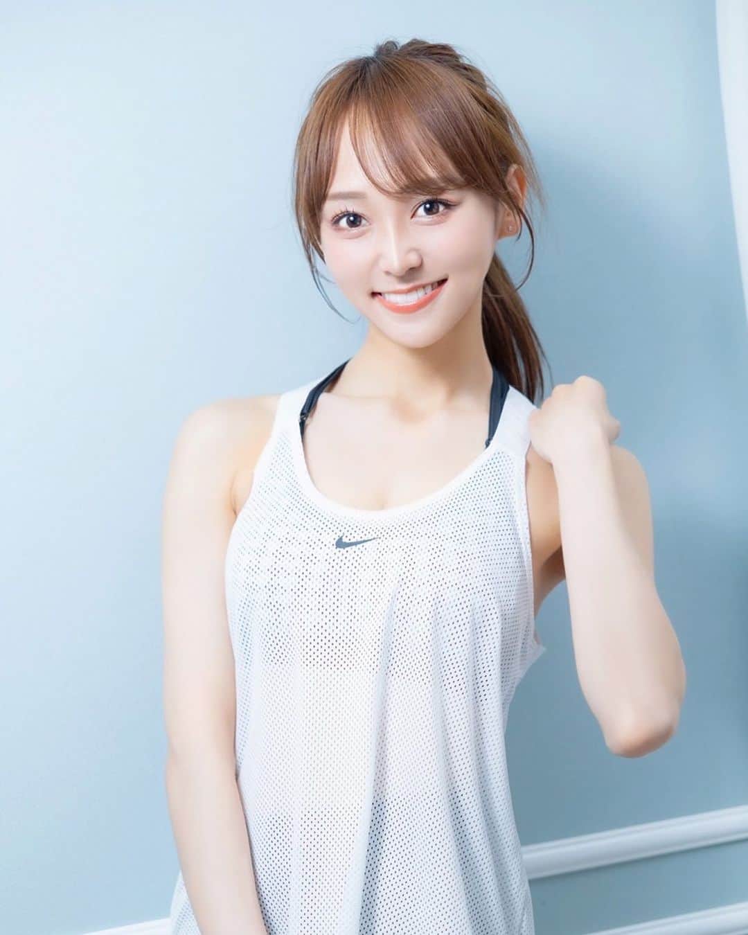西村紗也香のインスタグラム：「. この度ドラゴンジム @dragongym__official で パーソナルトレーナーとして 活動させていただくことになりました(ˊo̴̶̷̤ ̫ o̴̶̷̤ˋ) ⁡ ⁡ 今まで自分自身のダイエットやボディメイクで 培ってきた知識や経験はもちろん 実は研修も受けさせてもらっているので オープンに向けてトレーナーとしての 更なる知識、技術を身につけて準備したいと思います♡ ⁡ ⁡ 新宿駅徒歩3分の立地の良さで 男女通えるジムです(⁎˃ᴗ˂⁎) ⁡ 夏オープン予定なので是非遊びに来てください♡ ⁡ ⁡ ⁡ ⁡ ⁡ ▹◃┄▸◂┄▹◃┄▸◂┄▹◃┄▸◂┄▹◃ ⁡ 食事記録アカウント @xxsayakagohanxx ⁡ 栄養コンサルモニター結果アカウント @_sayakadiet_ ⁡ 愛犬アカウント @chacha_gin_momo ⁡ ▹◃┄▸◂┄▹◃┄▸◂┄▹◃┄▸◂┄▹◃ ⁡ ⁡ #ダイエット #ダイエットメニュー  #ダイエット女子 #ダイエット仲間募集  #ダイエット部  #ジム #ジムトレ #パーソナルトレーニング #パーソナルジム #新宿 #歌舞伎町」