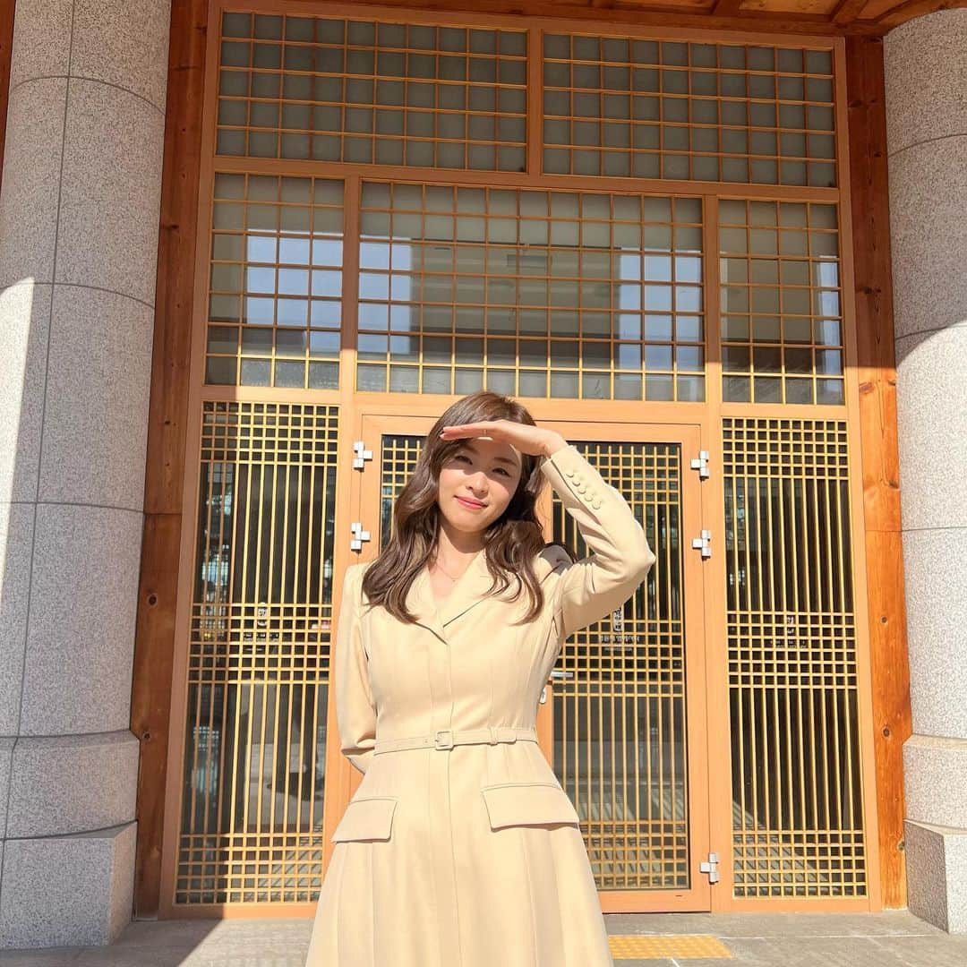 イ・ヨニのインスタグラム：「#결혼백서  2부도 봤어요?  상견례 젤 떨려😱 #카카오tv오리지널  #넷플릭스」