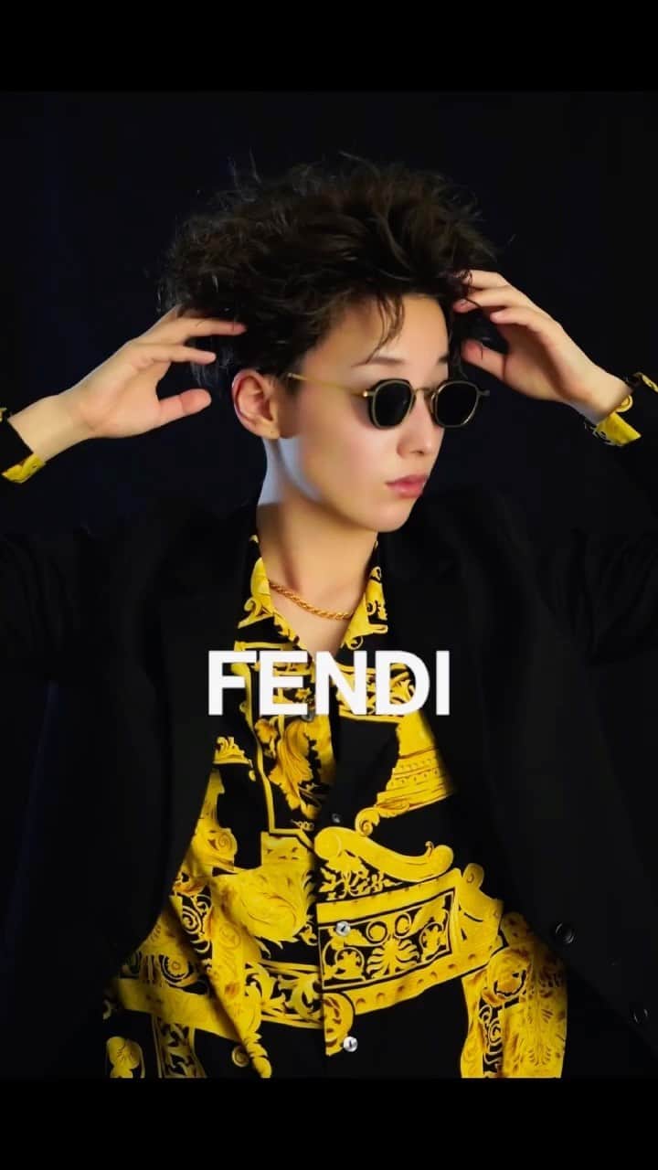 ひなたのインスタグラム：「国際的スーパーモデルになる方法♡#FENDI#supermodel」