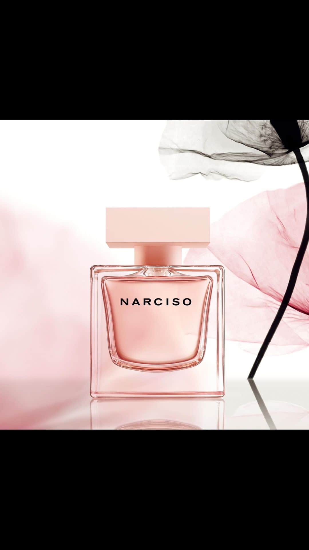 ナルシソロドリゲスのインスタグラム：「Discover the captivating luminosity of NARCISO eau de parfum cristal…  #NARCISO #mycristal #narcisorodriguezparfums #parfum #fragrance」