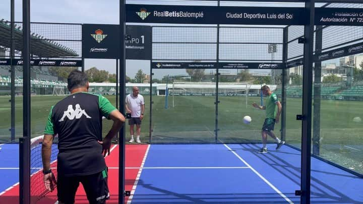 ホアキン・サンチェスのインスタグラム：「Disfrutando del padbol con mi gente. Vaya cosa guapa nos han montado aquí en la ciudad deportiva. #padbol #tribupadbol @fedepadbol」